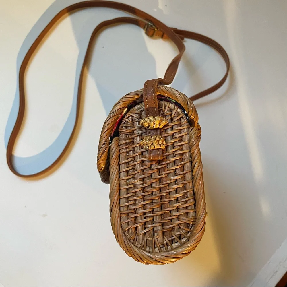 Hand Crafted Ratton Bag - Picture 3 of 5